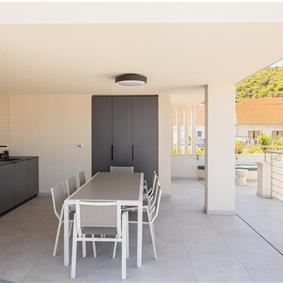 4 Bedroom Luxury Villa with Heated Pool and boat mooring, Ciovo near Trogir – Sleeps 8